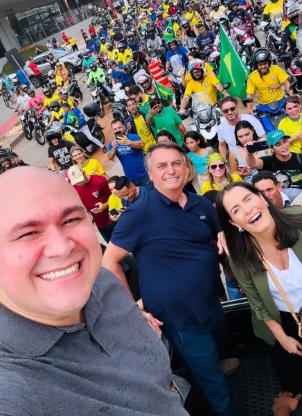 Bolsonaro pede apoio para Abílio em Cuiabá e defende o agro durante discurso