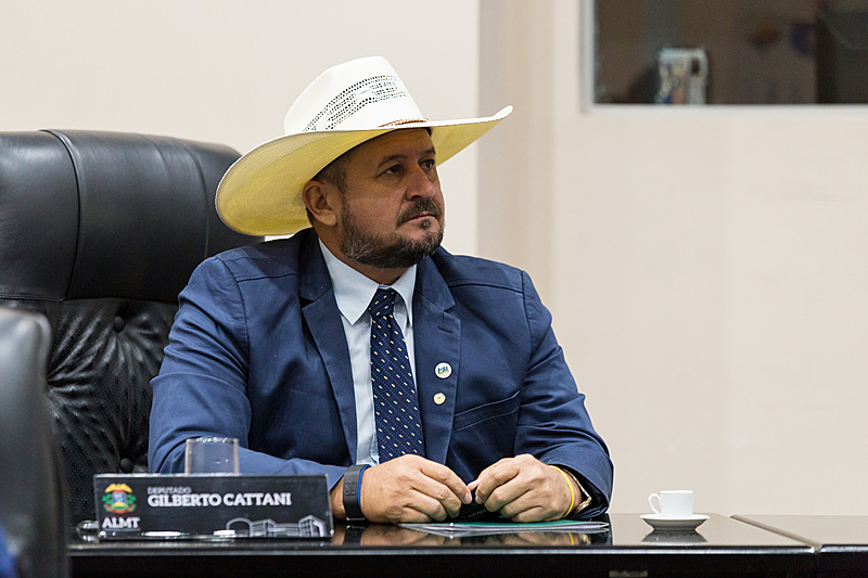 Deputado Cattani diz não ser obrigado a apoiar pré-candidatura de Roberto Dorner