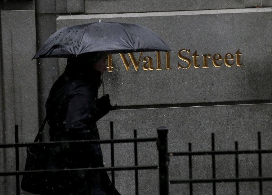 Ações em Wall Street renovam queda após novos dados do mercado de trabalho nos EUA