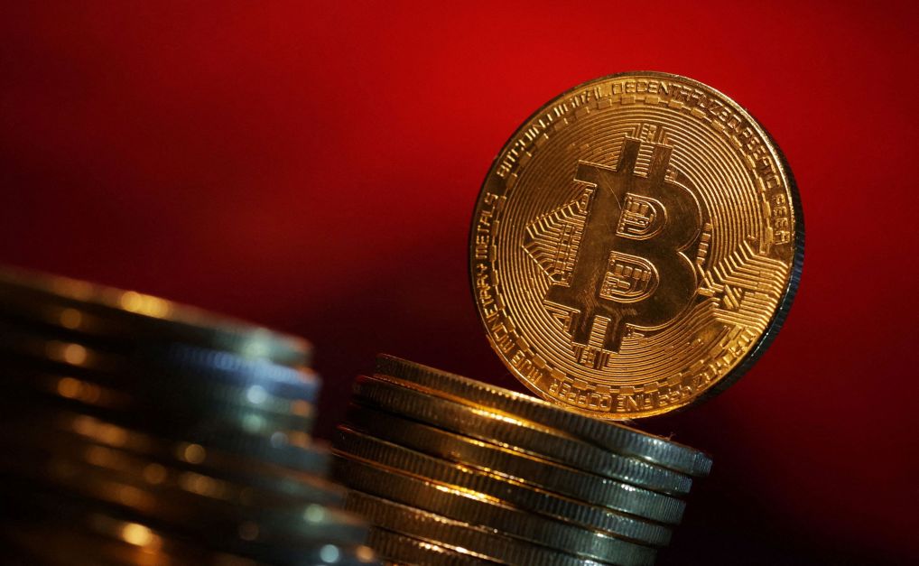 Bitcoin recua em sessão de aversão a riscos com Oriente Médio