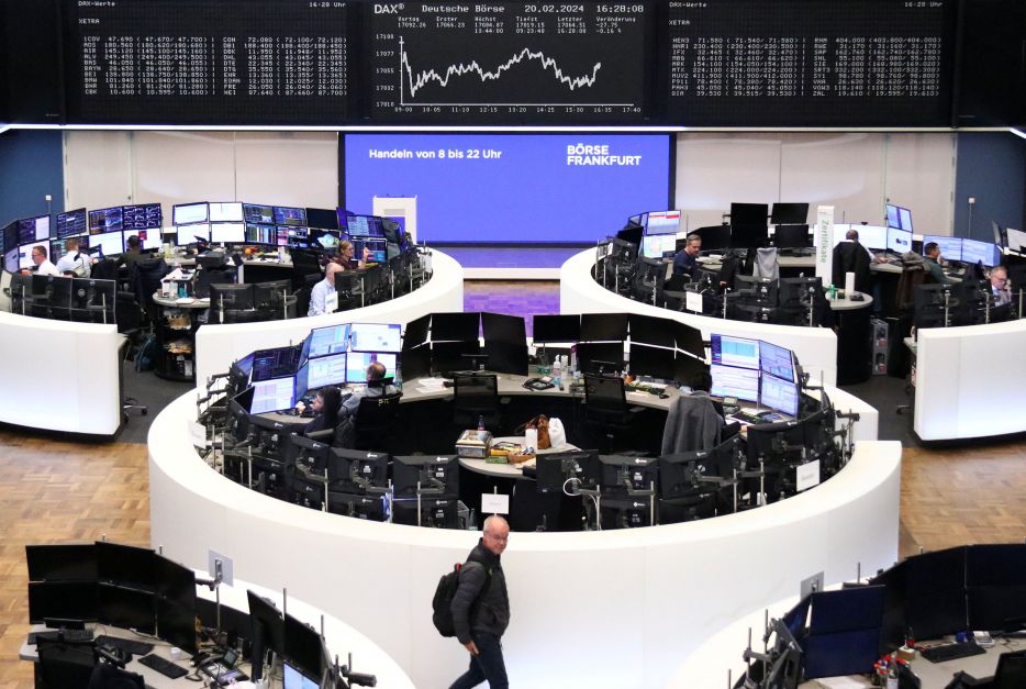 Bolsas da Europa ensaiam recuperação com noticiário de empresas, à espera do CPI dos EUA