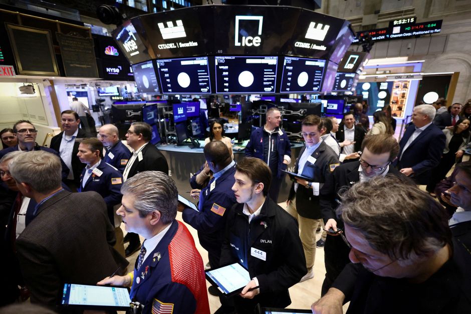 Dow e S&P 500 sobem antes de decisão do Fed e de balanços de big techs
