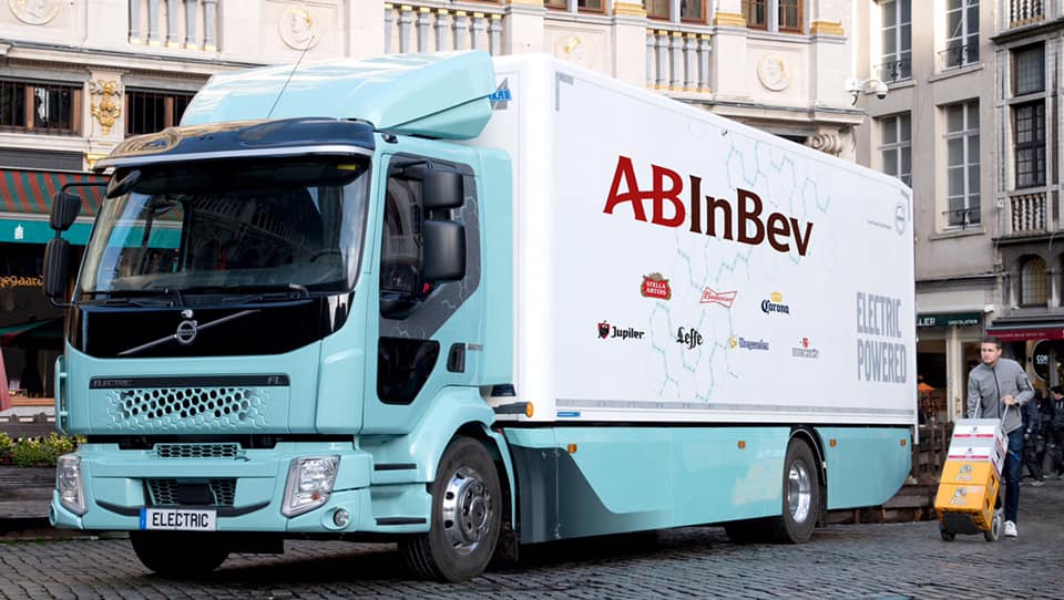 Rússia rejeita acordo de venda entre cervejaria AB InBev e Anadolu Efes