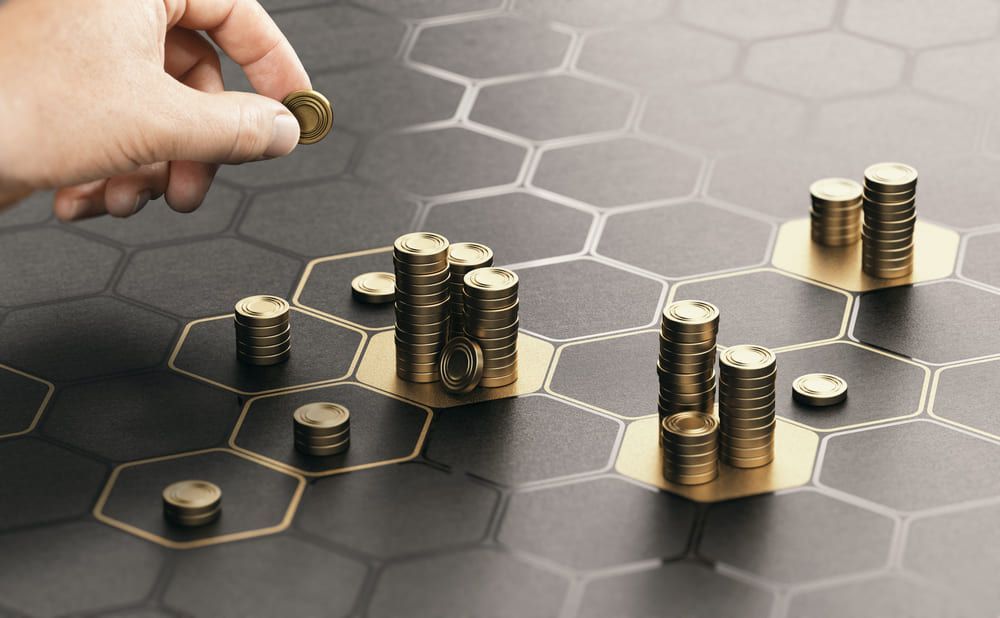 Quais são as melhores opções para investir em 2025? Especialistas avaliam