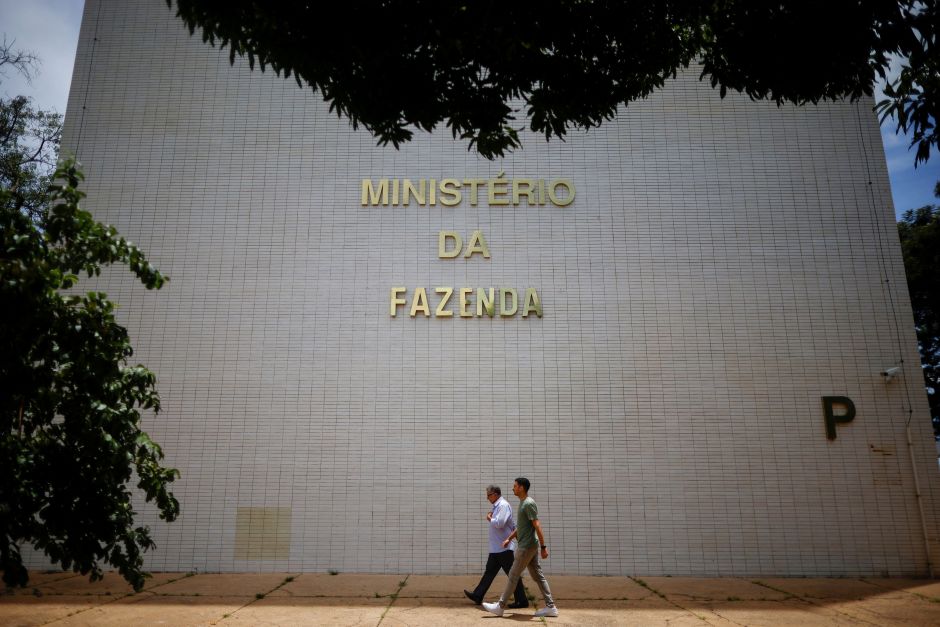 Sem reforma orçamentária adequada, Brasil caminha para colapso fiscal, analisa ex-ministro
