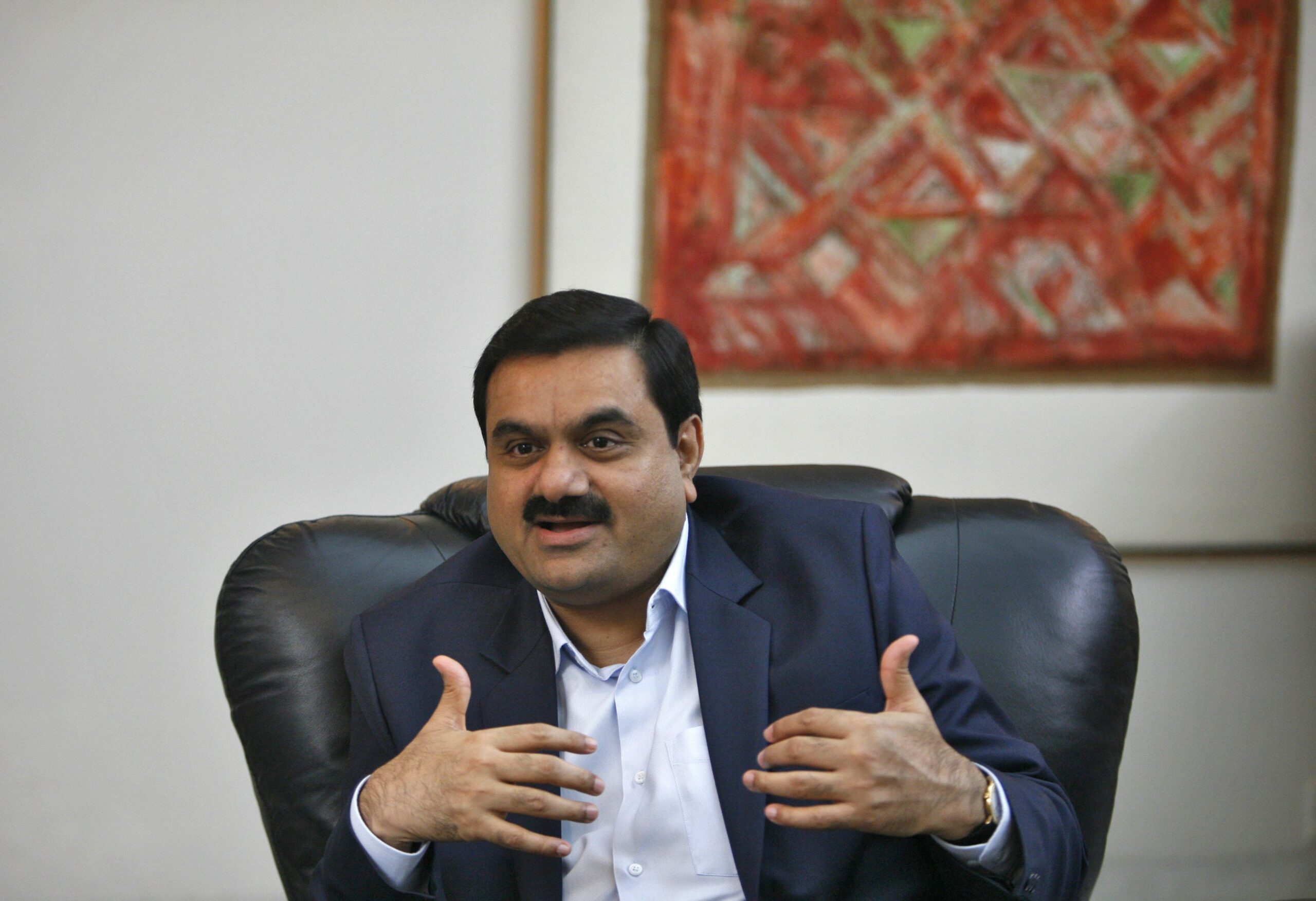 Sob novas acusações, império de Gautam Adani perde bilhões em valor de mercado