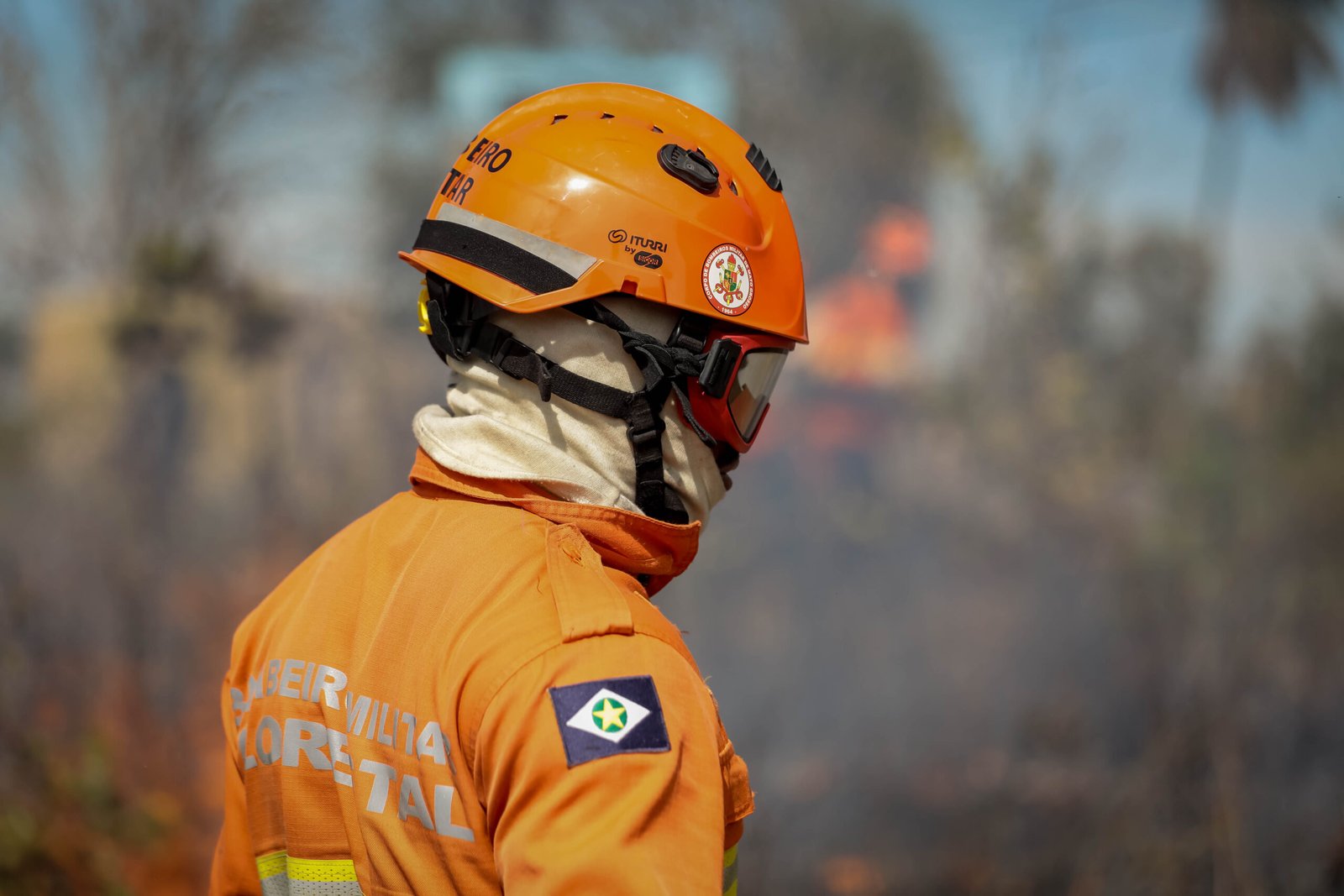 Corpo de Bombeiros extingue quatro incêndios e combate 16 nesta sexta-feira (09)