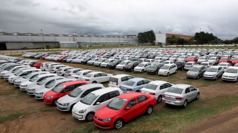 Alta de juros impactaria a recuperação das vendas de automóveis, diz presidente da Anfavea à CNN