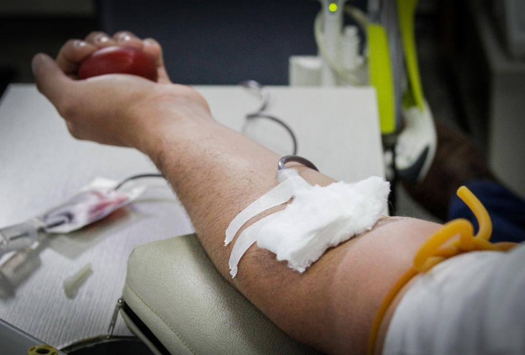 Com baixo estoque, MT Hemocentro convoca população para doar sangue