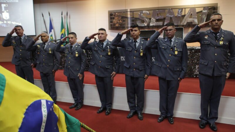 PM homenageia 60 autoridades civis e militares com imposição de medalha Mérito Força Tática