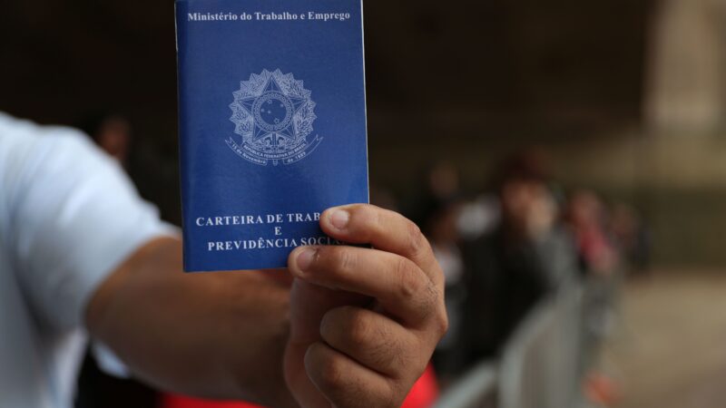 Brasil registra abertura de 106,6 mil vagas formais de trabalho em novembro