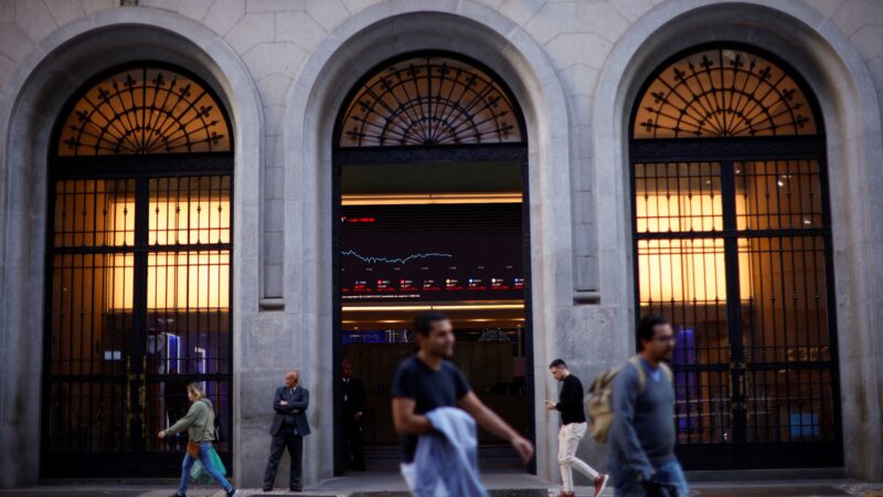 B3 lança cartão presente para compra de títulos públicos