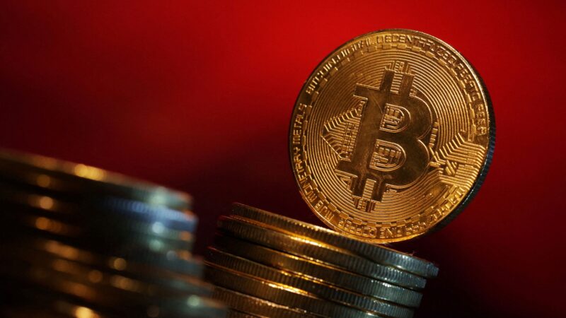 Bitcoin fica de lado com Fed e expectativa por sinais de Powell