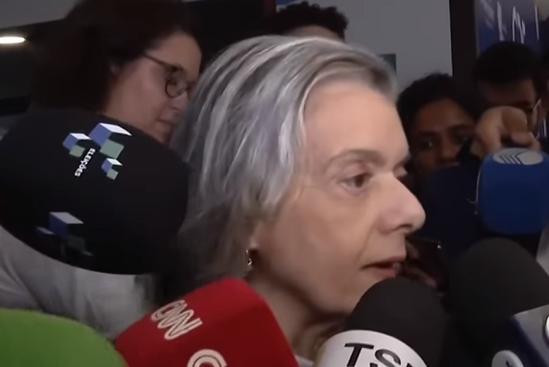 Coletiva de imprensa com Cármen Lúcia Presidenta do TSE afirma: ‘Nenhuma ocorrência significativa