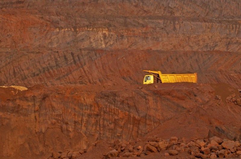 Minério de ferro tem ganho semanal após promessa de novos estímulos na China