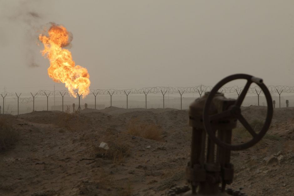 Petróleo fecha em alta com corte de juros na China e tensão no Oriente Médio