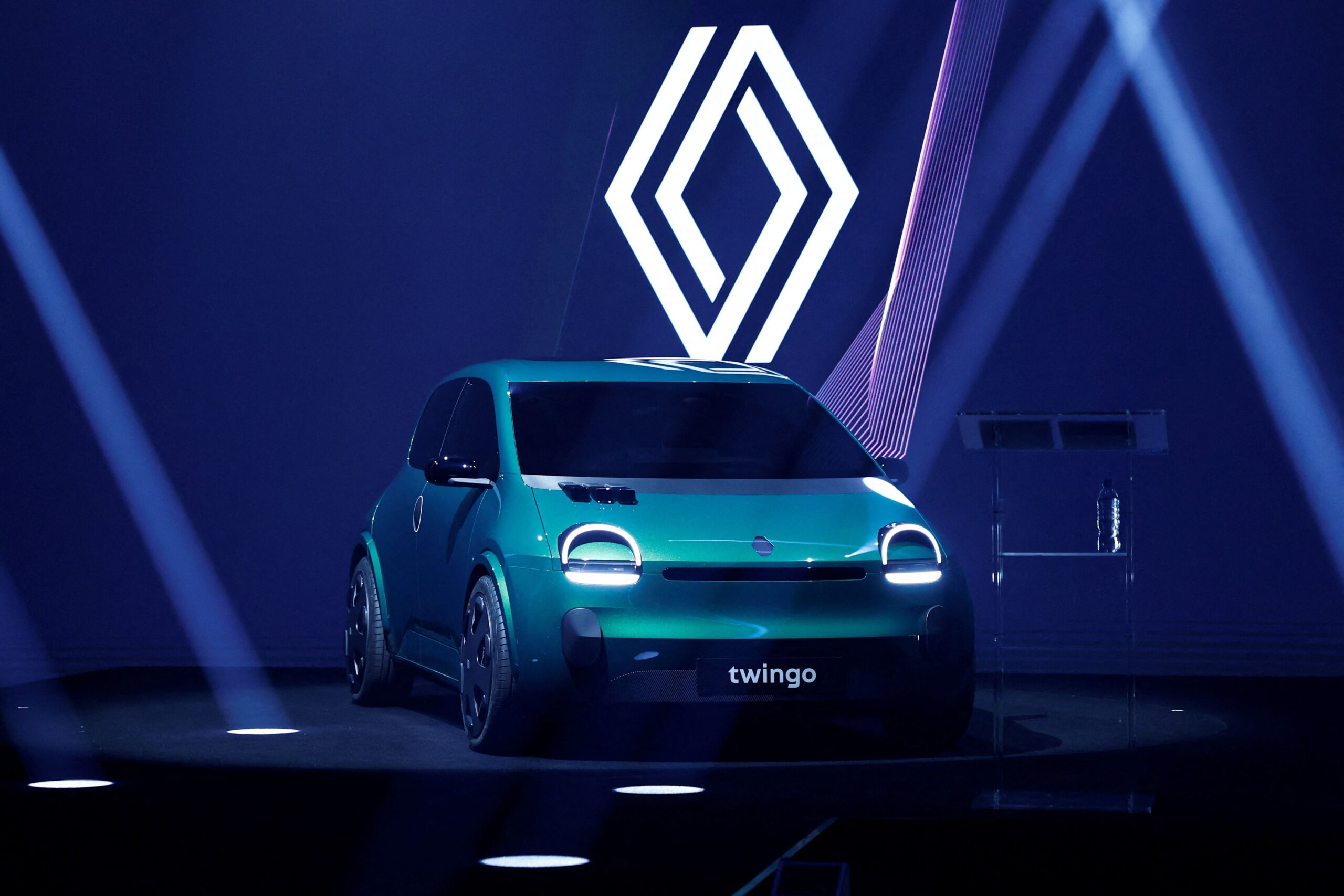 Renault supera previsões de receita para o 3º tri com aumento de busca por híbridos