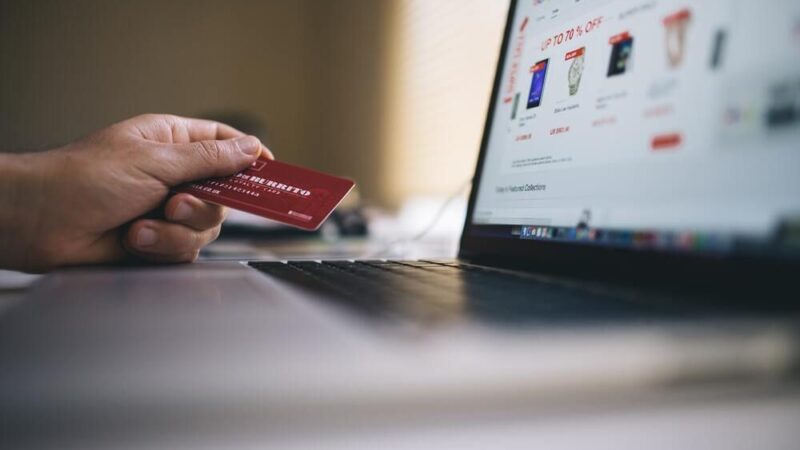 Vendas online batem recorde de R$ 4,27 bilhões na Black Friday deste ano 