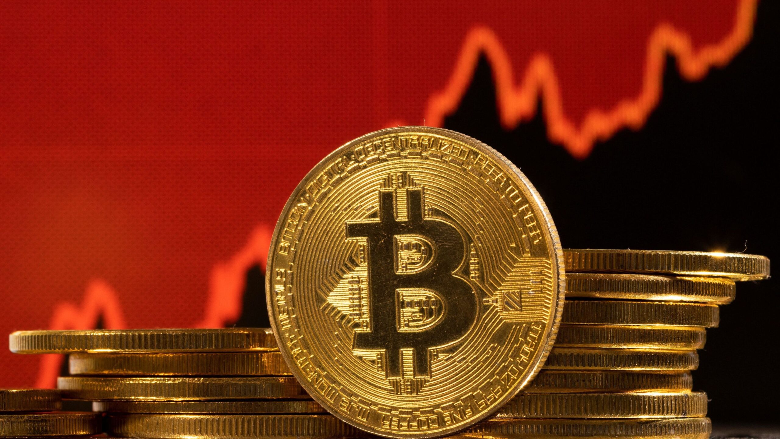 Bitcoin fecha em alta e beira os US$ 100 mil, impulsionado por CPI dos EUA