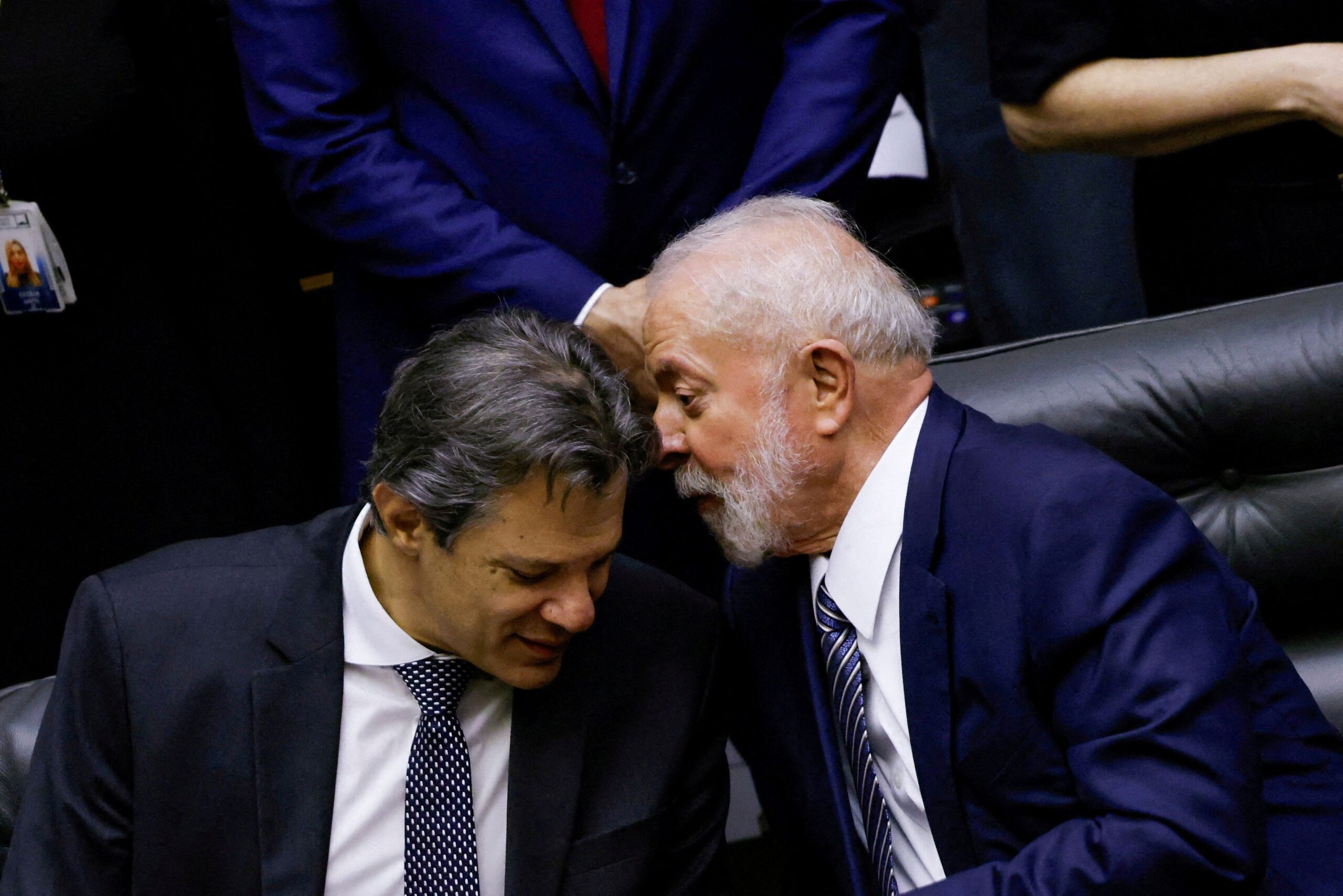 Haddad volta a se reunir com Lula e ministros das áreas sociais