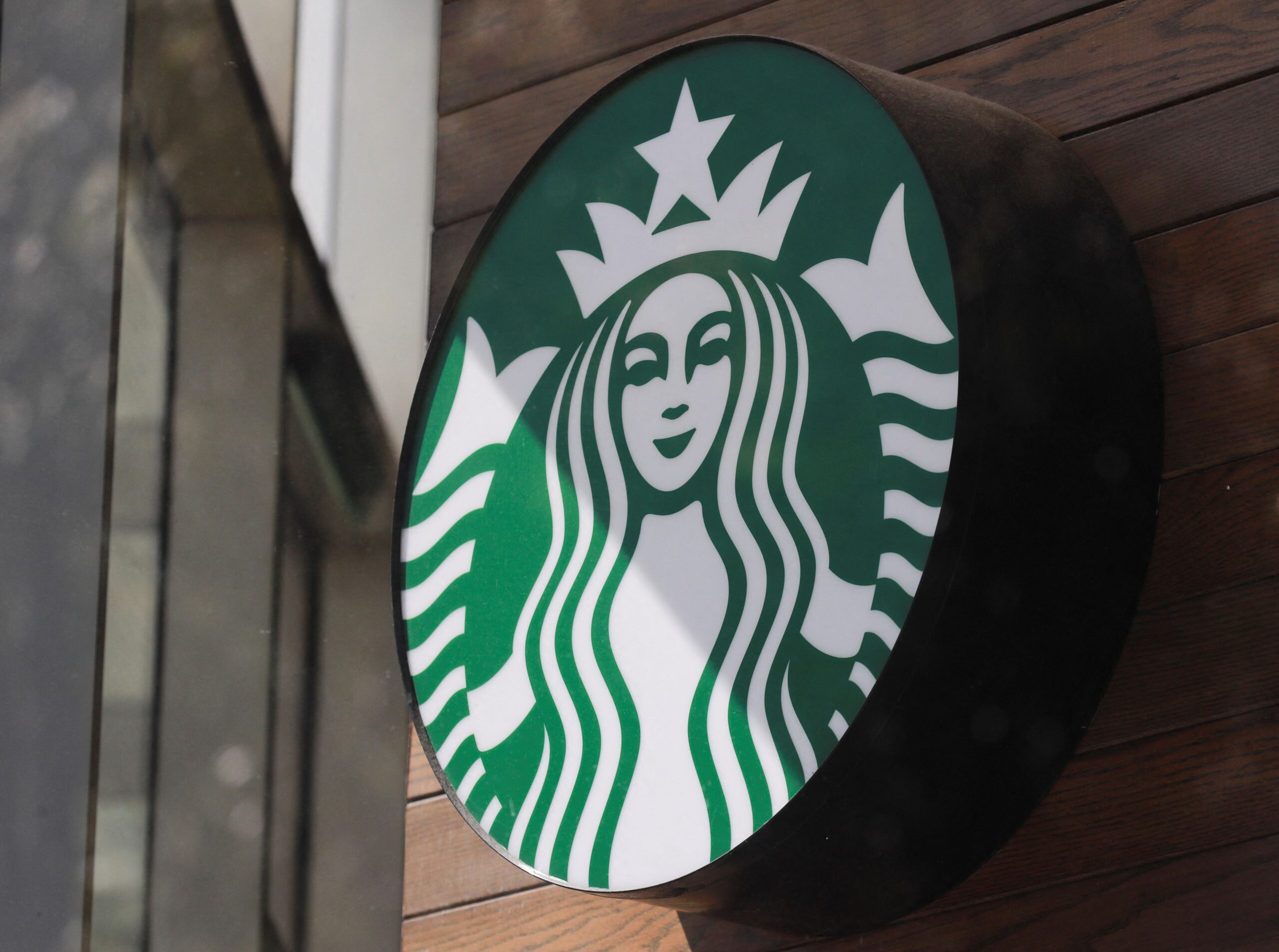 Sindicato dos trabalhadores da Starbucks vai entrar em greve em cidades dos EUA