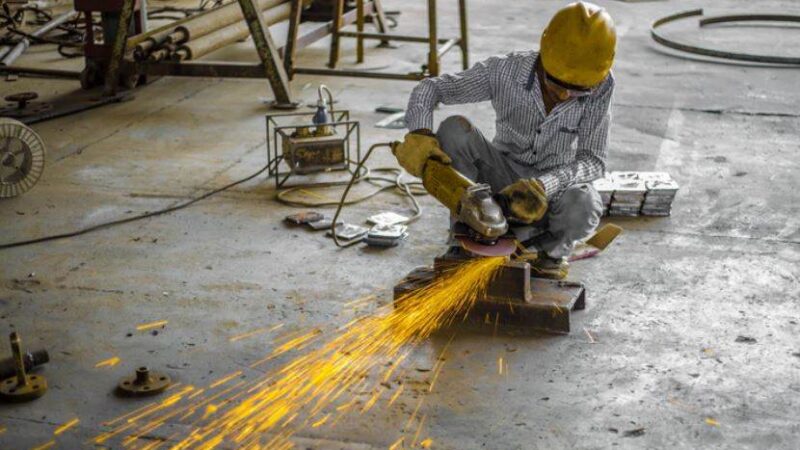 Contração da atividade industrial dos EUA acelera em dezembro com iminência de tarifas, mostra PMI