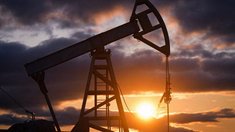 Petróleo sobe com expectativas após queda de Assad na Síria