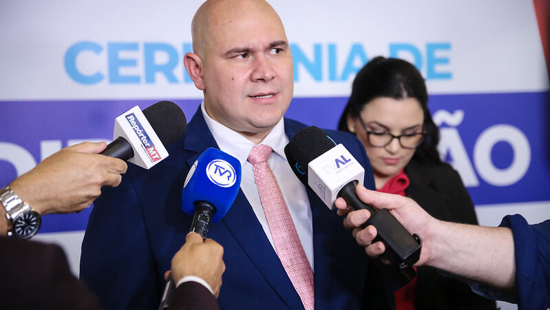 Críticas de Abílio Brunini ao Ex-prefeito Emanuel Pinheiro com duas folhas de pagamento em atraso – Jornal Advogado – Em Mato Grosso