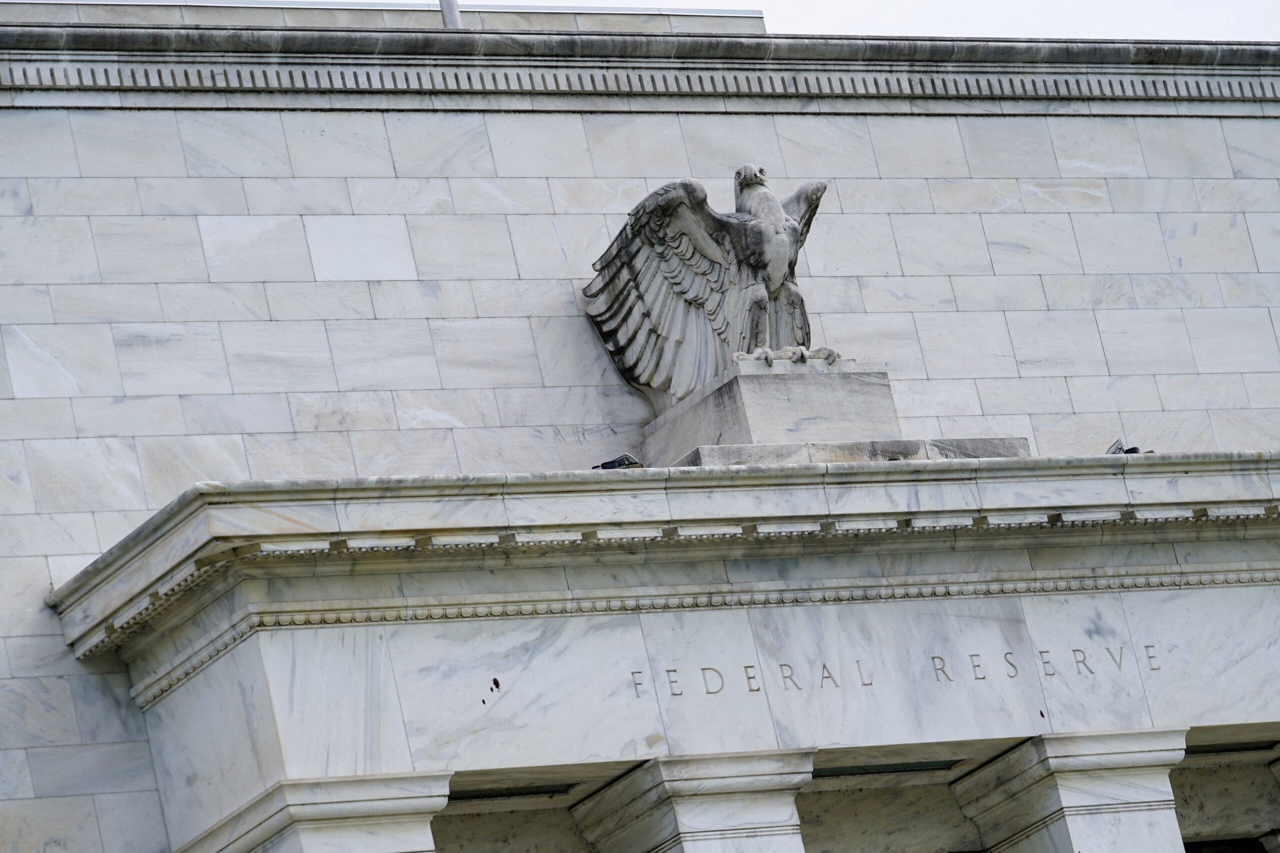 Ata do Fed nesta quarta (8) pode indicar desafios para novos cortes de juros