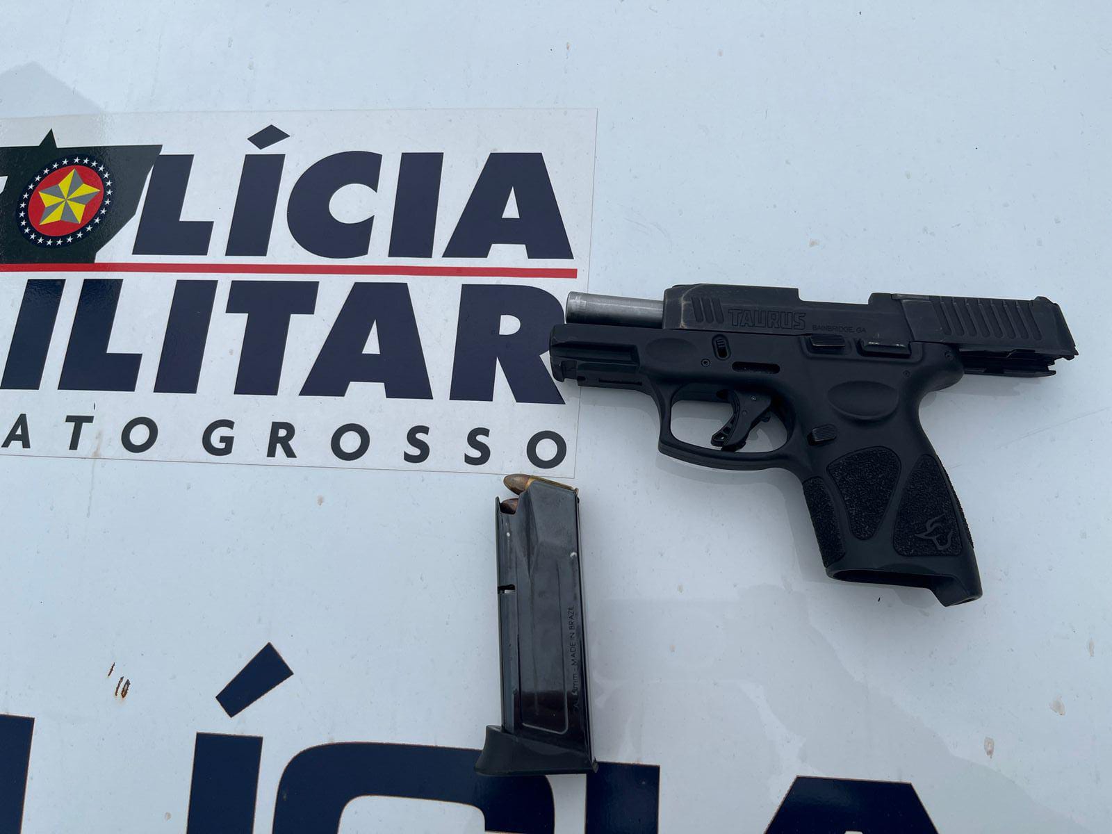 Dupla é presa pela PM com arma de fogo em zona rural de Sorriso