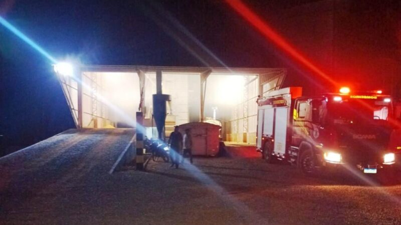 Bombeiros controlam princípio de incêndio em silo em Lucas do Rio Verde