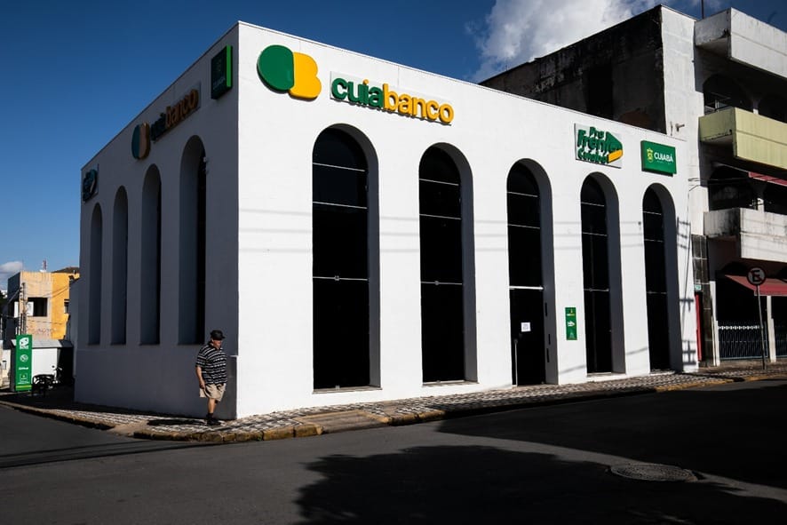 Emanuel Pinheiro deixa divida de R$ 20 mil junto à instituição financeira de credito e trava operações do Cuiabanco