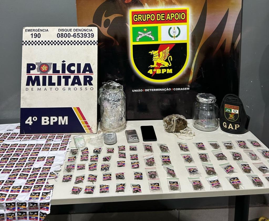 PM detém mulheres com 62 porções de supermaconha customizadas com nome de facção criminosa