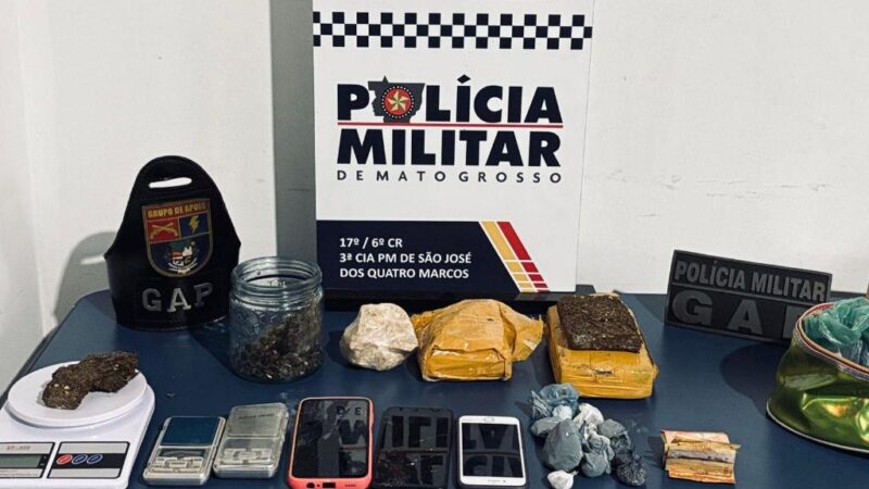 Três faccionados são presos em flagrante pela PM por tráfico de drogas