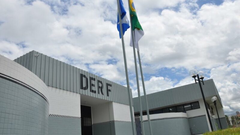 Polícia Civil prende jovem que participou de roubo após identificá-lo por celular deixado no local do crime