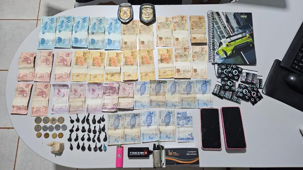 Mulher é presa pela Polícia Civil por tráfico de drogas