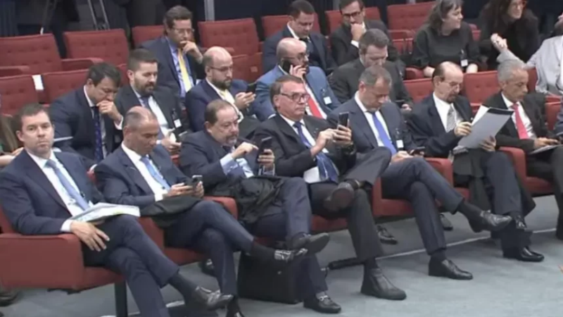 STF decide hoje se Bolsonaro e aliados viram réus pela suposta trama golpista