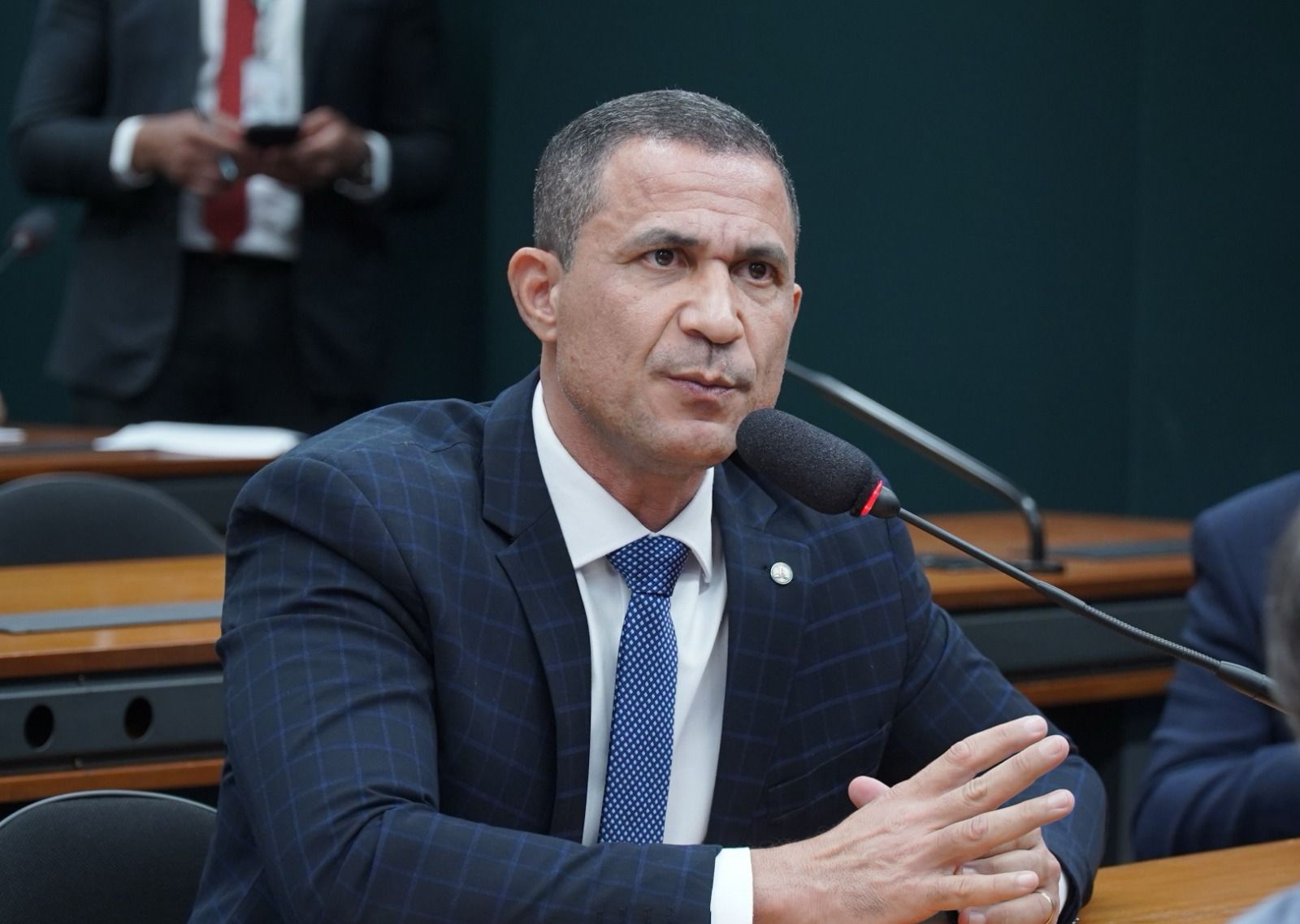 Na CCJ e na Comissão de Segurança Pública deputado Coronel Assis reafirma defesa de valores e combate à impunidade