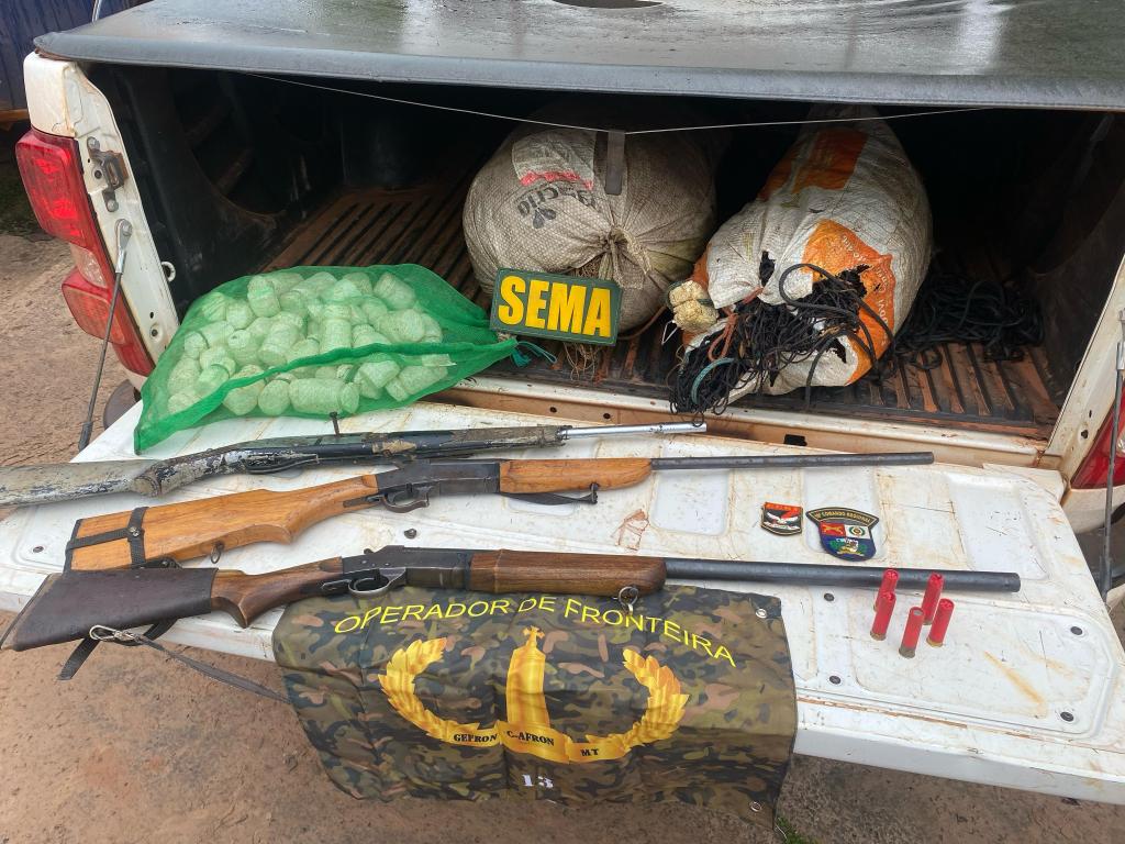 PM e Sema apreendem carga ilegal de madeira e prende dois homens em flagrante