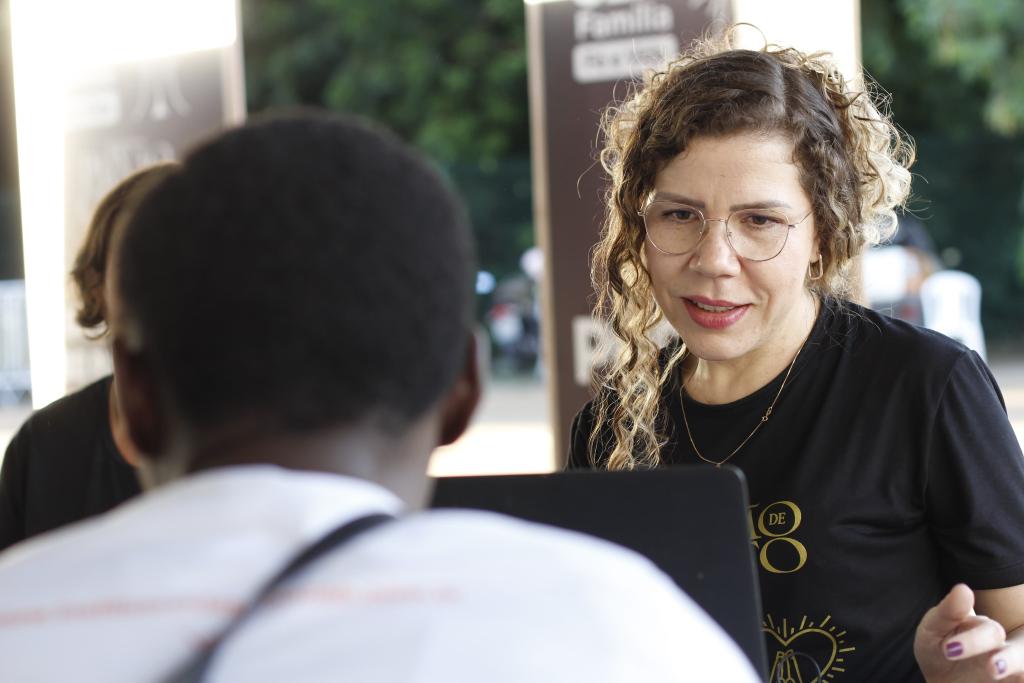 Procon orienta população sobre direitos do consumidor no Mutirão da Cidadania