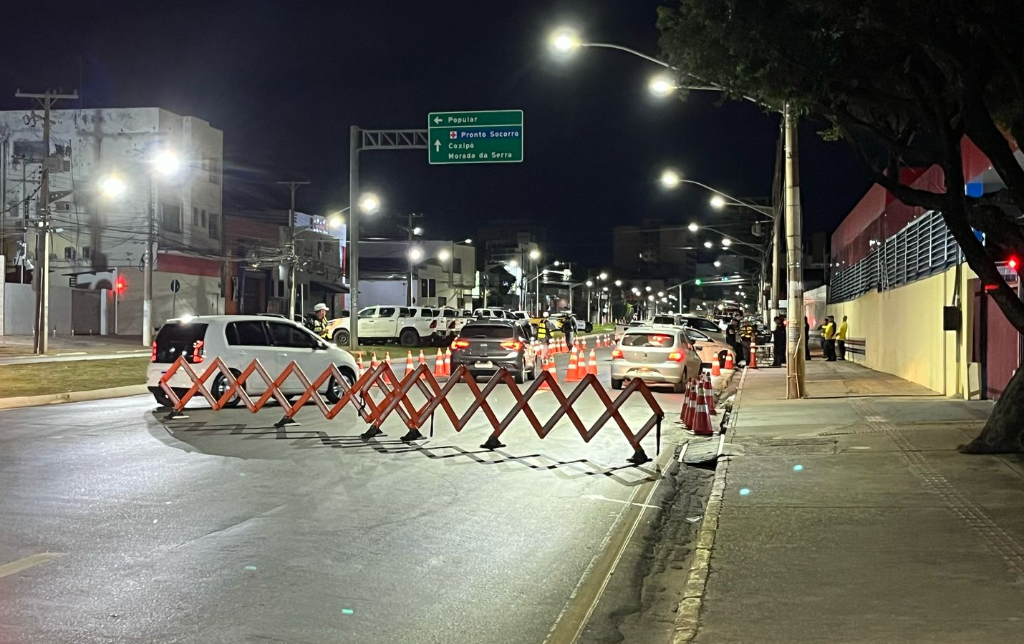 Operação Lei Seca prende 15 condutores embriagados na madrugada deste domingo (13)
