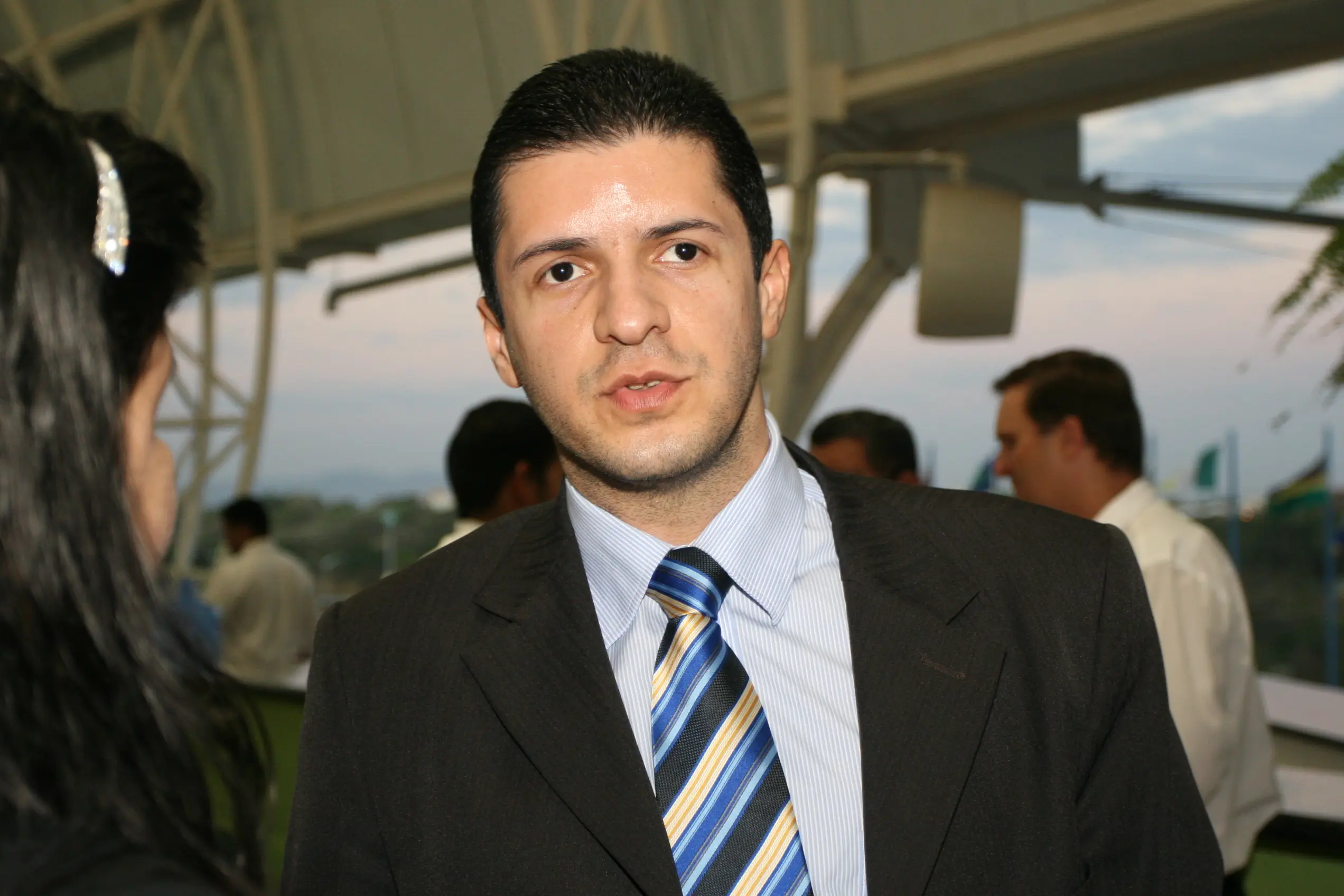 Juiz de Cuiabá determina suspensão de descontos não autorizados em benefício previdenciário de idoso