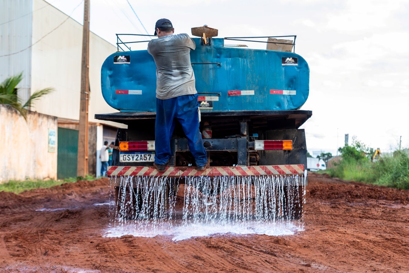 Prefeitura testa nova manta asfáltica com tecnologia de polímero no Distrito Industrial