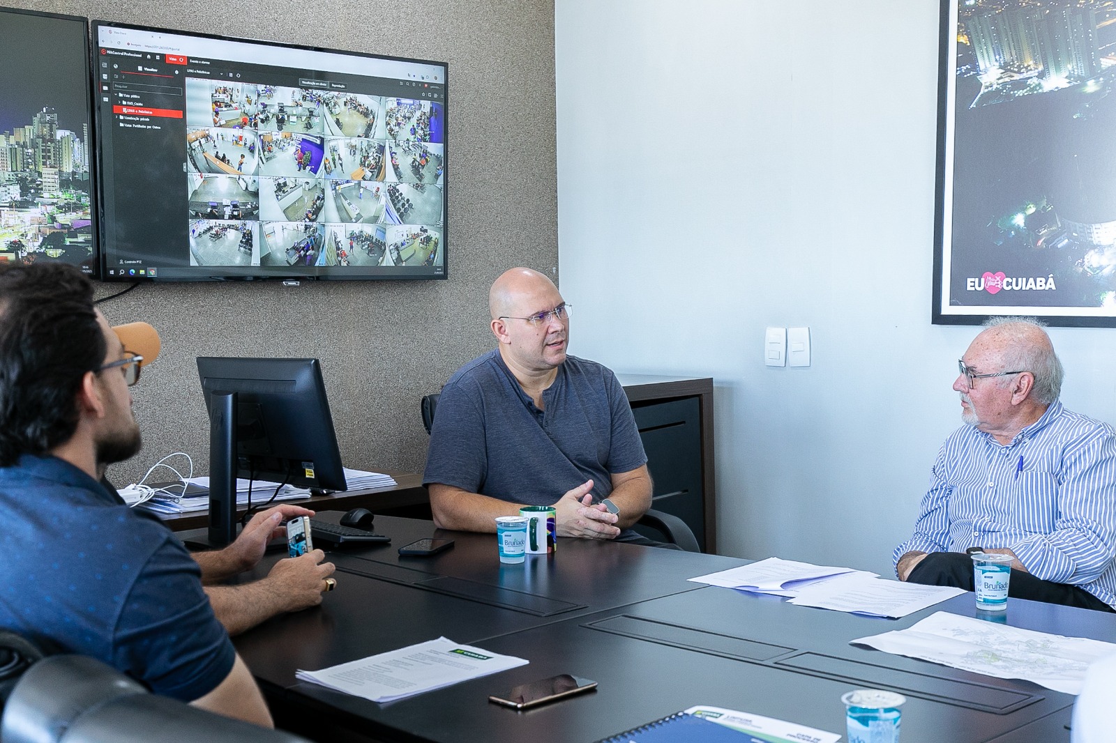 Prefeitura dá 30 dias para empresa regularizar coleta de lixo