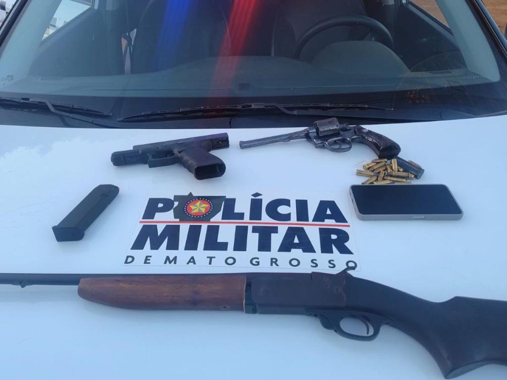 PM desarticula quadrilha e apreende arma de fogo de facção em São José dos Quatro Marcos