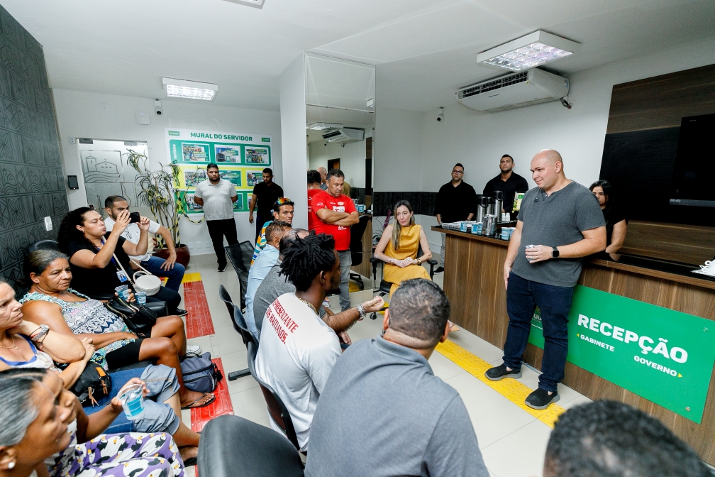 Prefeito recebe ambulantes e esclarece liberação de calçadas