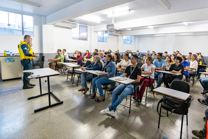 Semob orienta trabalhadores de universidade sobre Sinistros de Percurso
