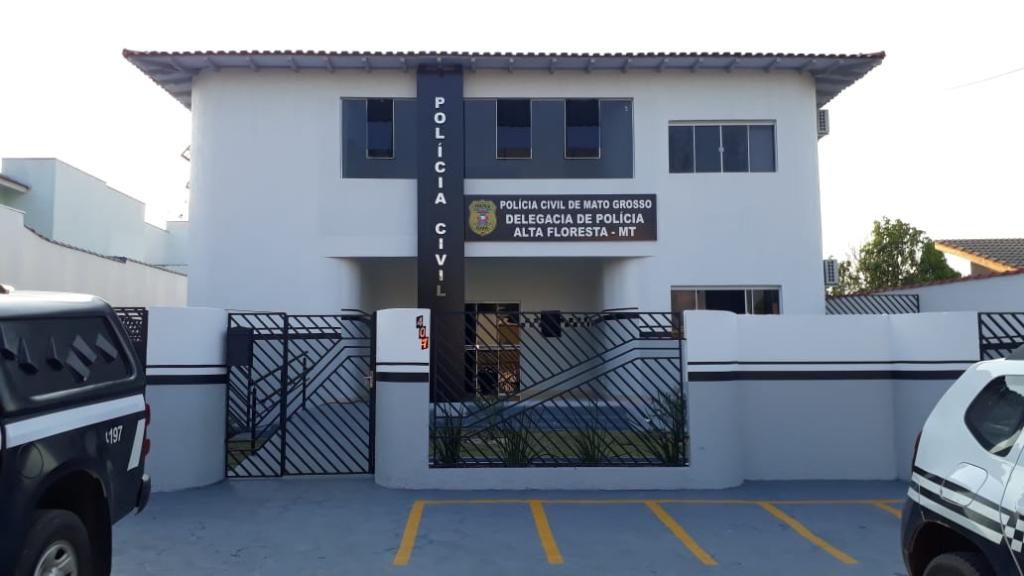 Polícia Civil prende suspeito de espancar homem e atear fogo em casa por ciúmes da ex