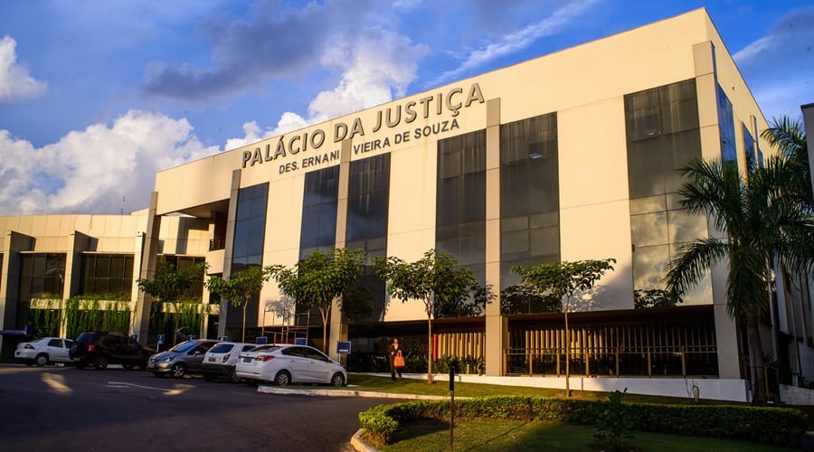 Pai que devia pensão alimentícia alega maioridade, mas TJ mantém prisão
