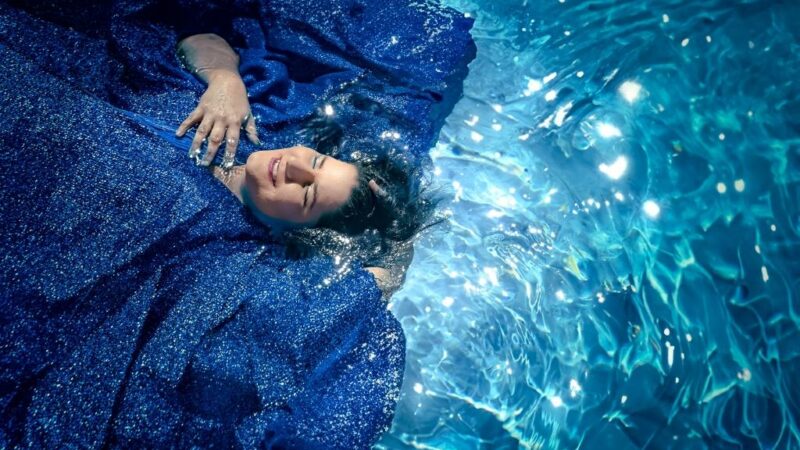 Cantora Estela Ceregatti faz show gratuito para lançar álbum contemplado em edital da Secel